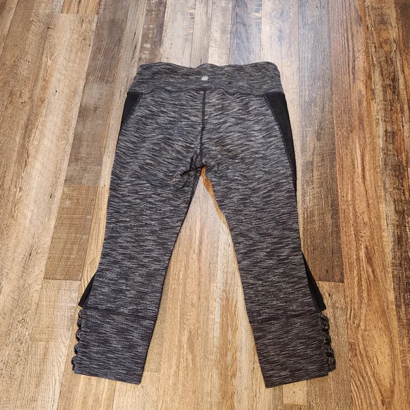 Athleta Mind Over Mat Capri Leggings - Picture 3 of 5